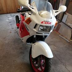 Honda cbr 1000 f