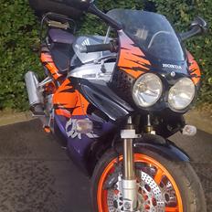 Honda CBR 900 RR-P Fireblade SC28 "Karen"