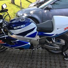 Suzuki GSXR 750