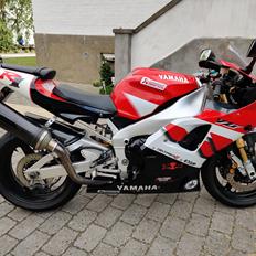 Yamaha R1 RN04 5jj