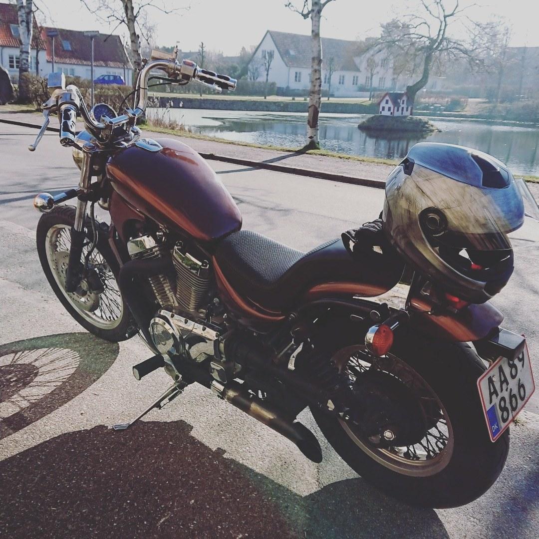 Suzuki Intruder VS700 GLG billede 4