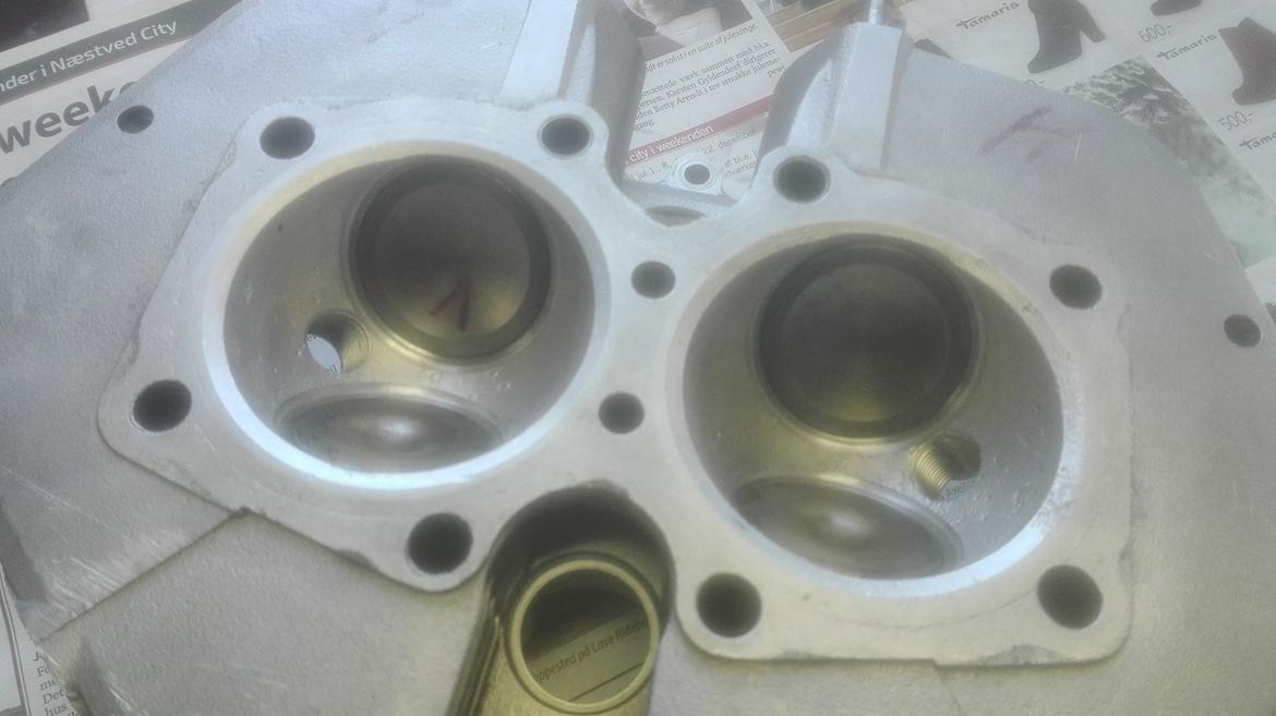 Triumph TR7 /  Wasp sidevognscross - Topstykket har fået formfræset sæderne og ventilerne rettet af. billede 32