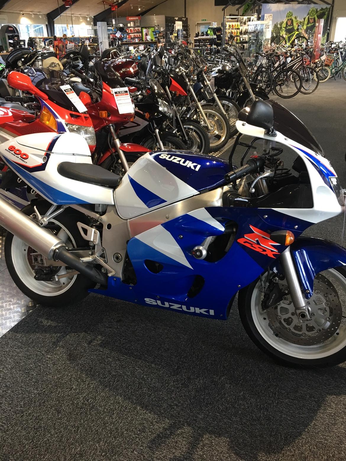 Suzuki GSXR 600 billede 1