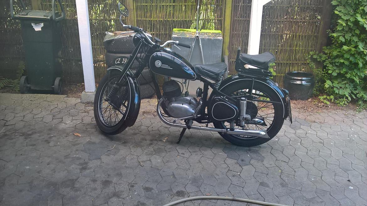 BMW k100 - Seneste legetøj.   Jawa 150 C 1951,  billede 1