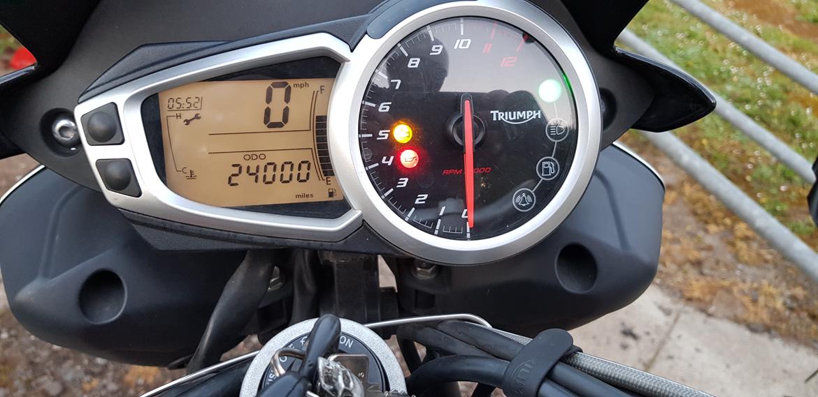Triumph Speed Triple aka Space Monkey - Åh de dage den der var kun 24.000 miles på klokken 🤣 billede 21