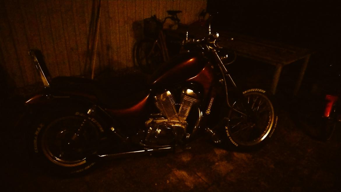 Suzuki Intruder VS700 GLG billede 8