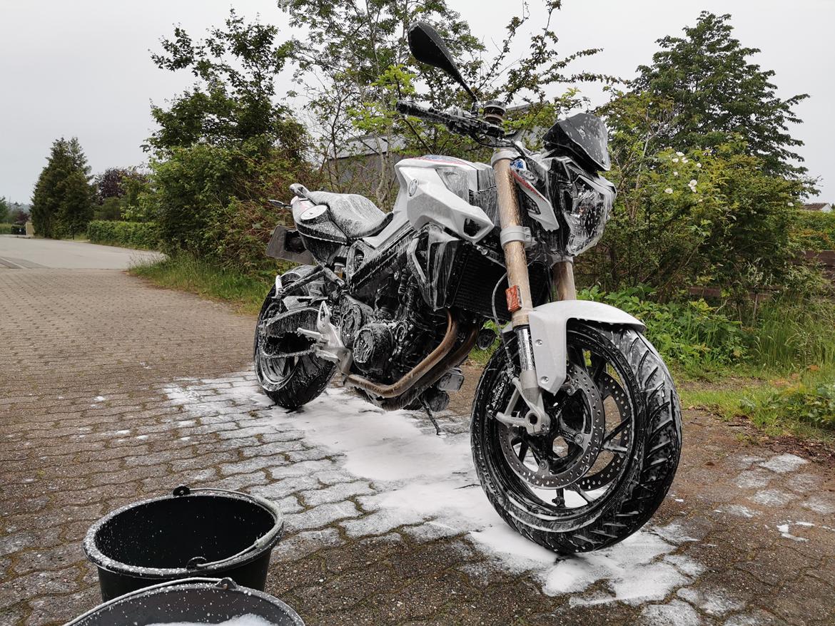 BMW F800R - ...så en første vask var nødvendig på første dag billede 17