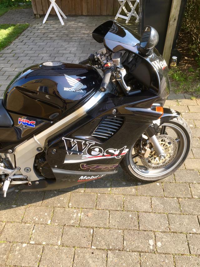 Honda VFR 750 RC36-2 billede 2