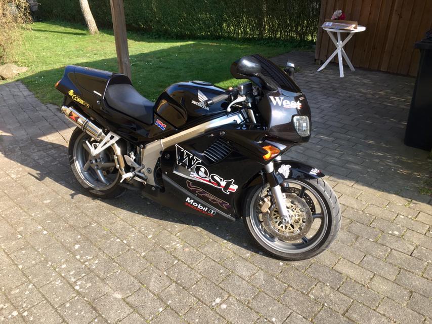 Honda VFR 750 RC36-2 billede 1