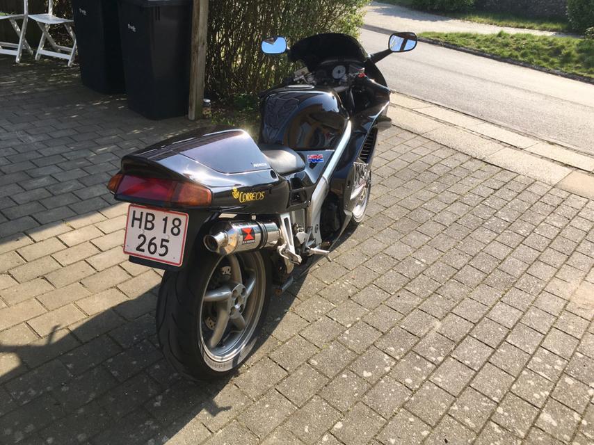 Honda VFR 750 RC36-2 billede 3