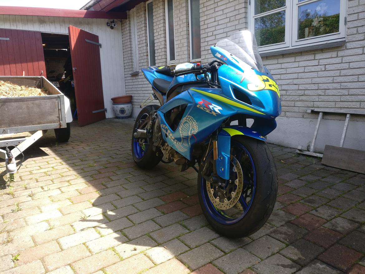 Suzuki GSX-R 750 K7 Banecykel billede 4