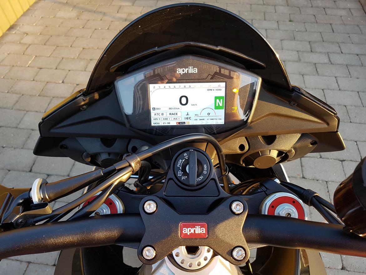 Aprilia Tuono V4 1100 billede 11