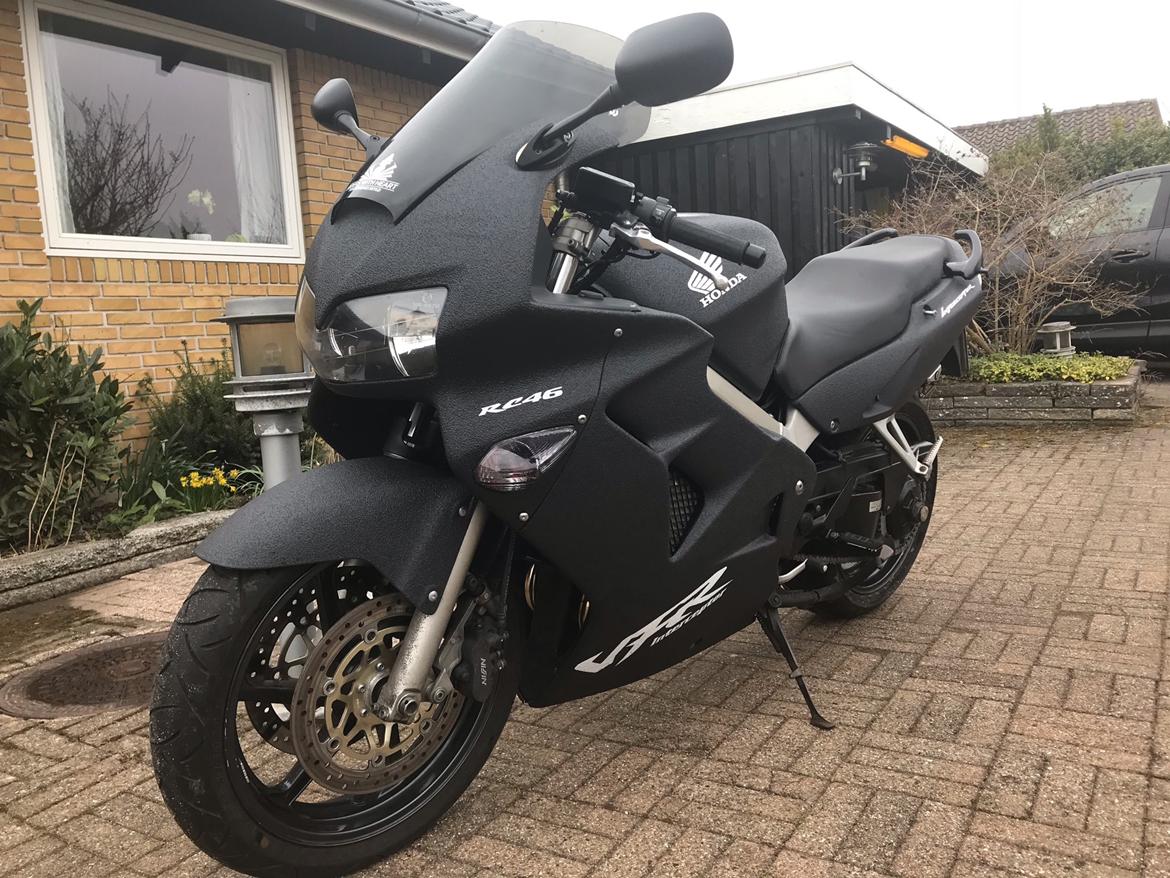 Honda VFR 800 RC46 billede 2