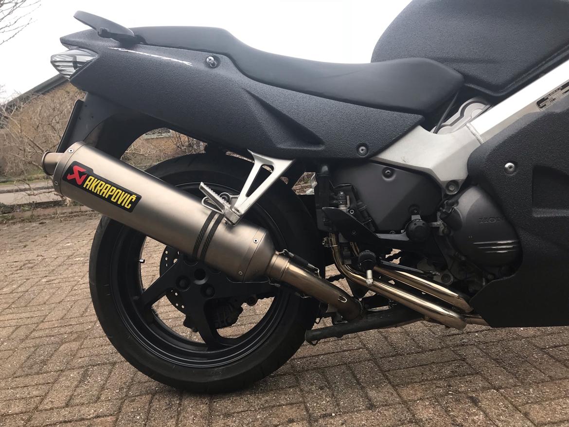 Honda VFR 800 RC46 billede 5