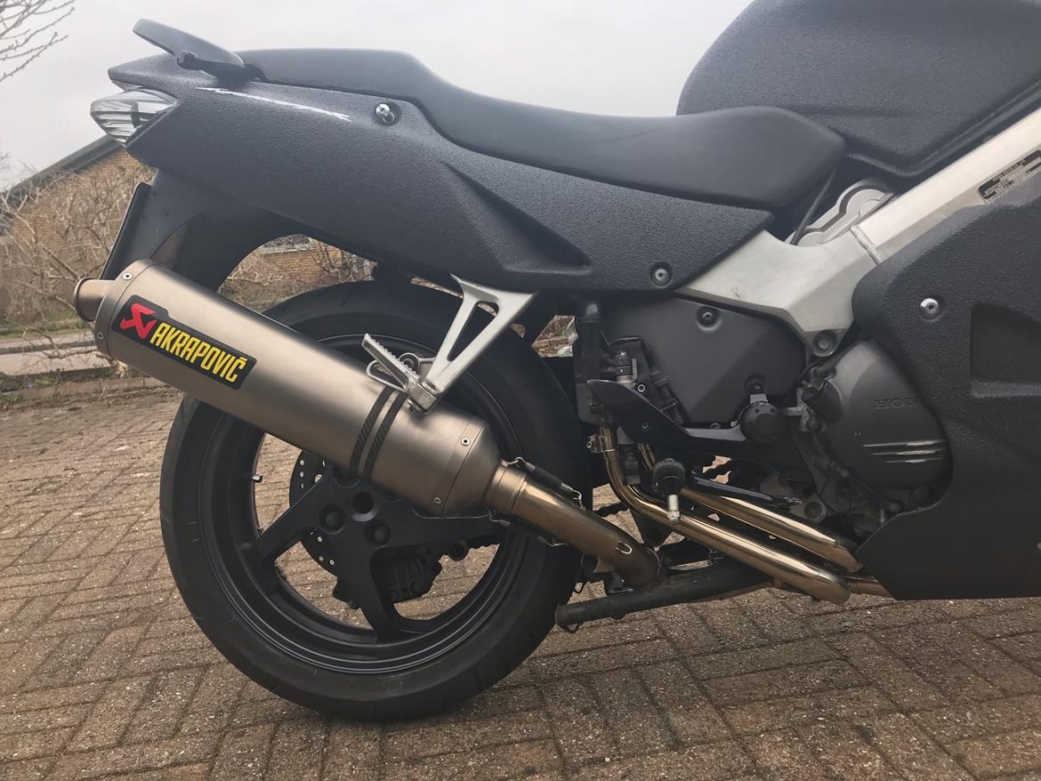 Honda VFR 800 RC46 billede 6