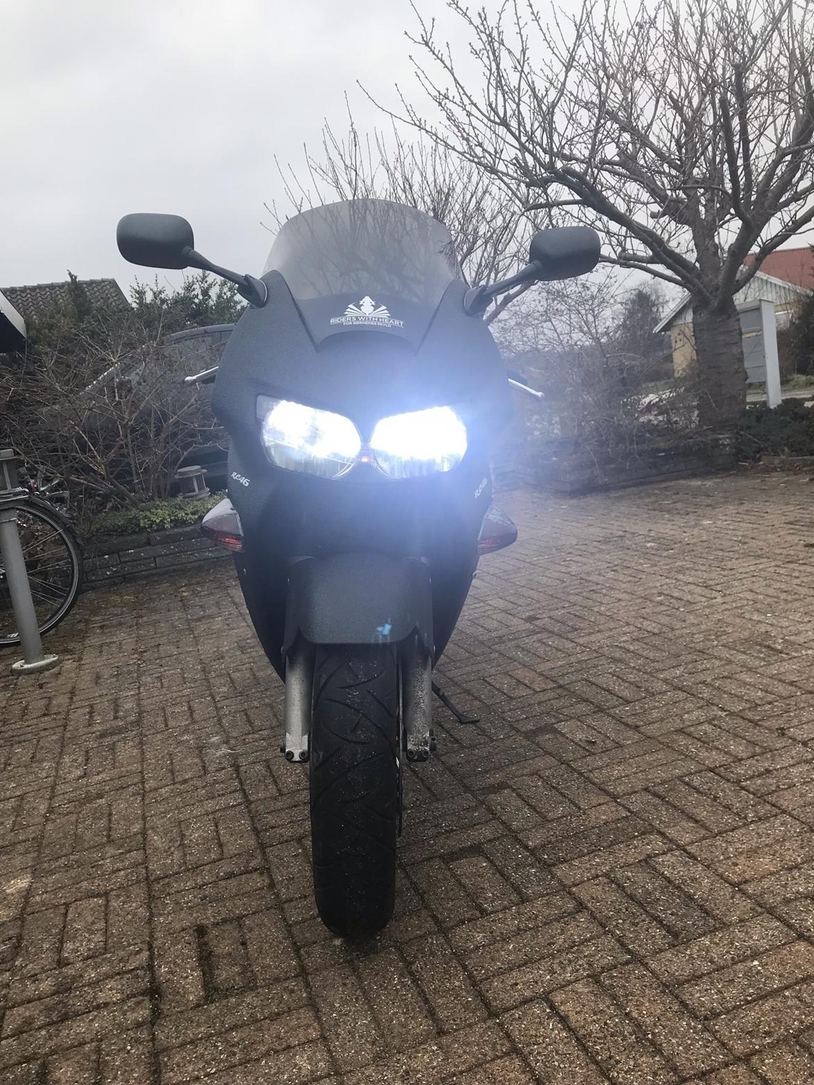 Honda VFR 800 RC46 billede 8