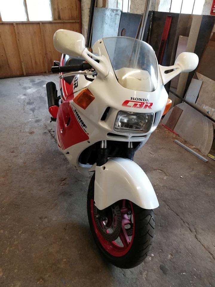 Honda cbr 1000 f billede 1