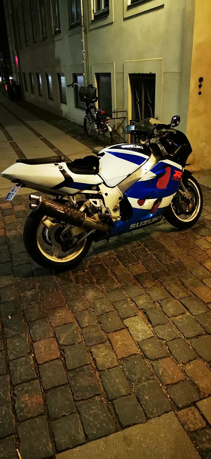 Suzuki GSXR 750 SRAD billede 8