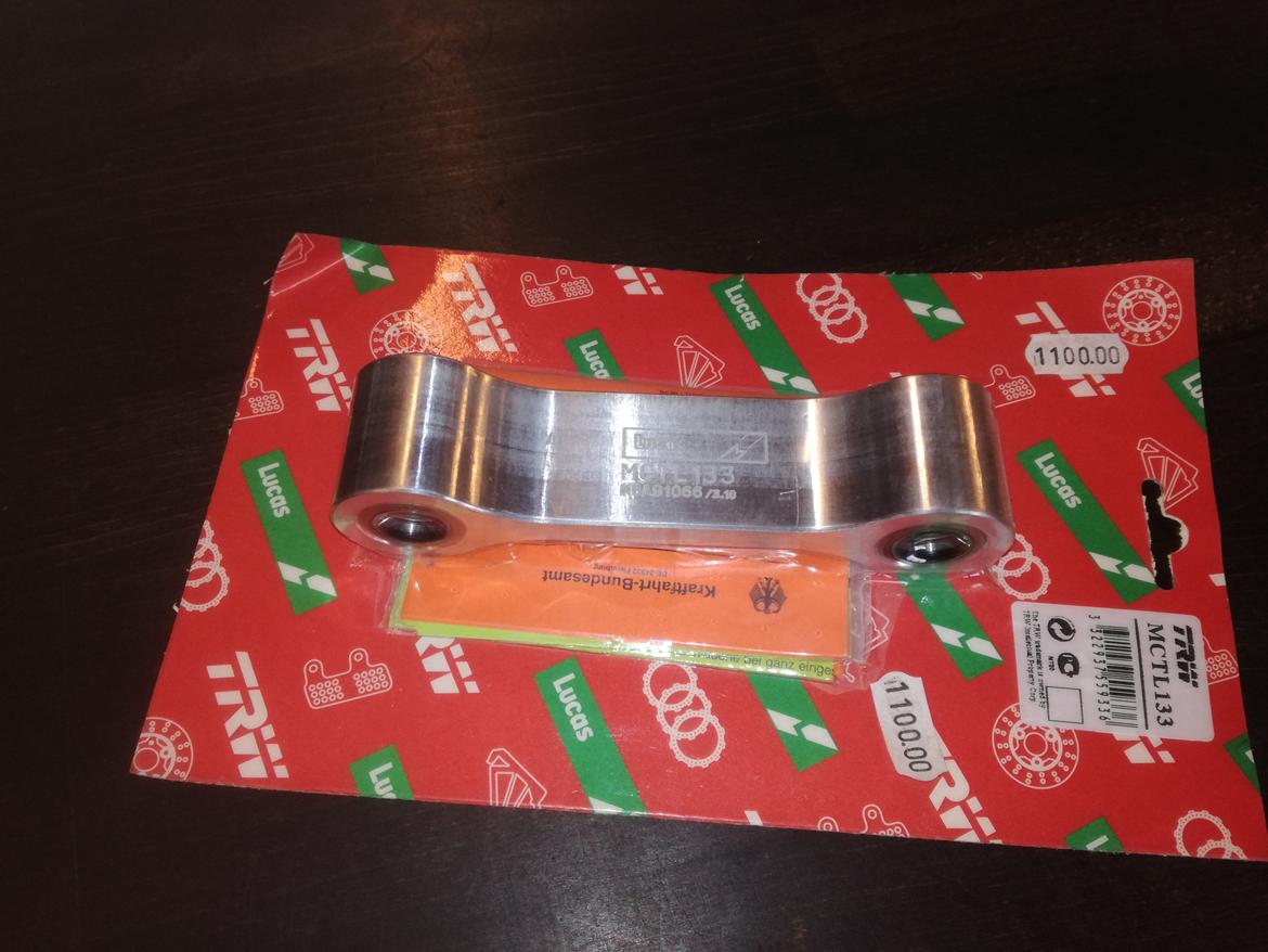 Honda CBR 600 f2 3/4  - sænkning , en f3 har lidt længere bagdæmper end f2 billede 4