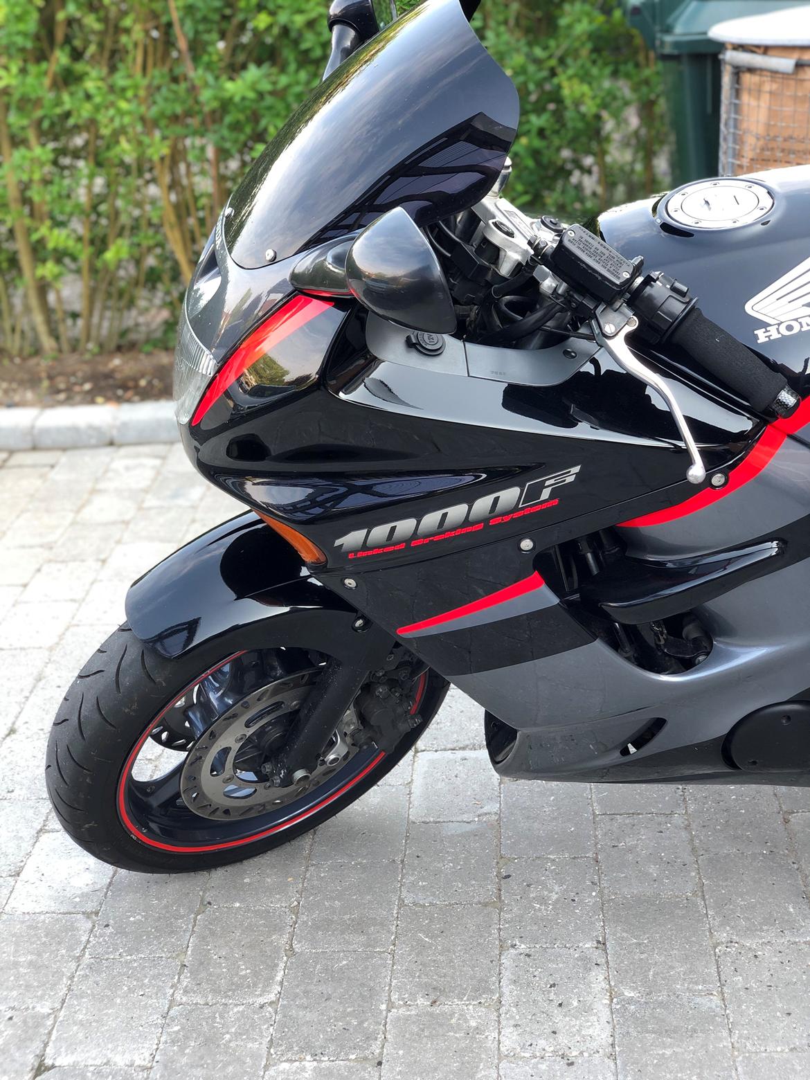 Honda Cbr 1000 f billede 2
