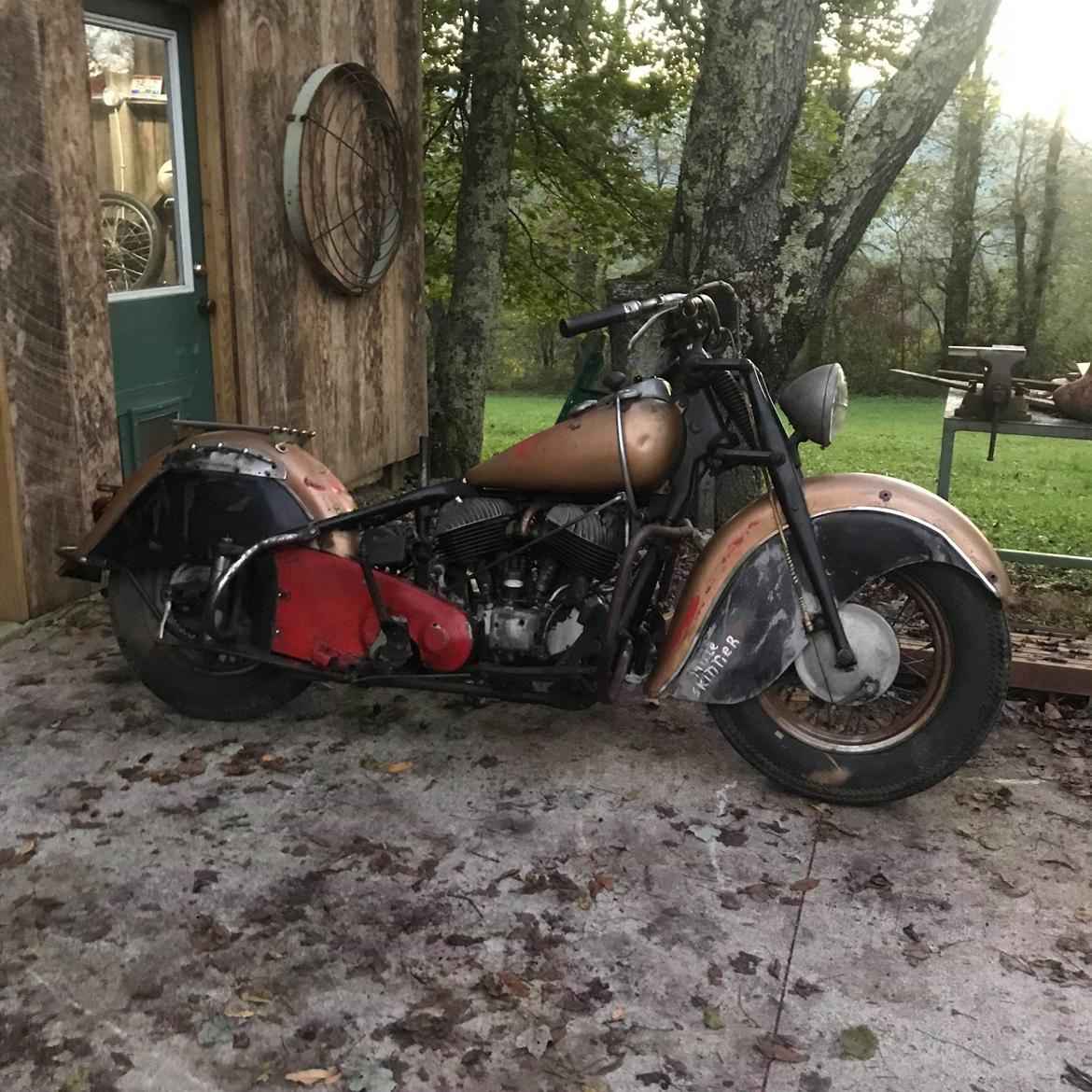 Indian Chief - den røde og sorte bemaling begynder så småt at titte frem under guldet billede 10