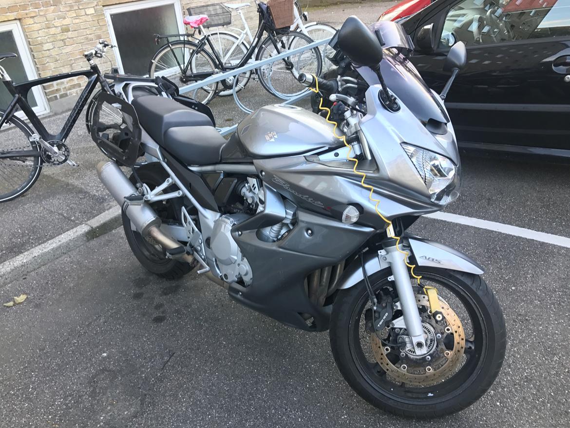 Suzuki Bandit SA - totalskadet ifm tyveri. billede 2