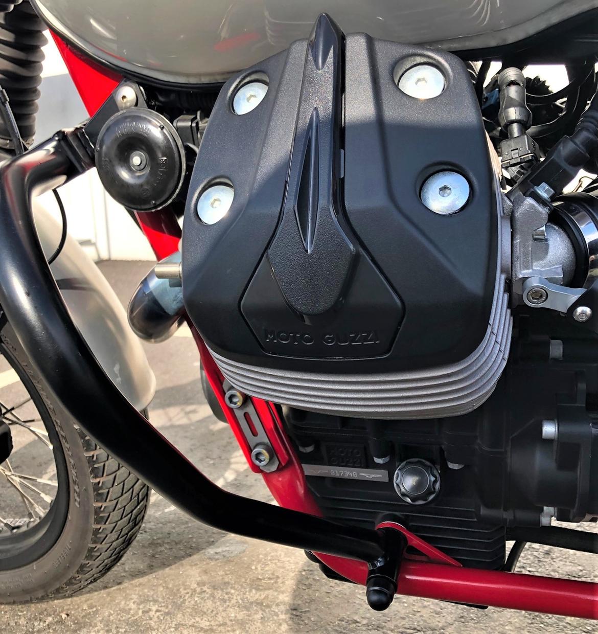 Moto Guzzi V7 II Stornello - Bøjle fastgjort i motor og ramme. billede 38