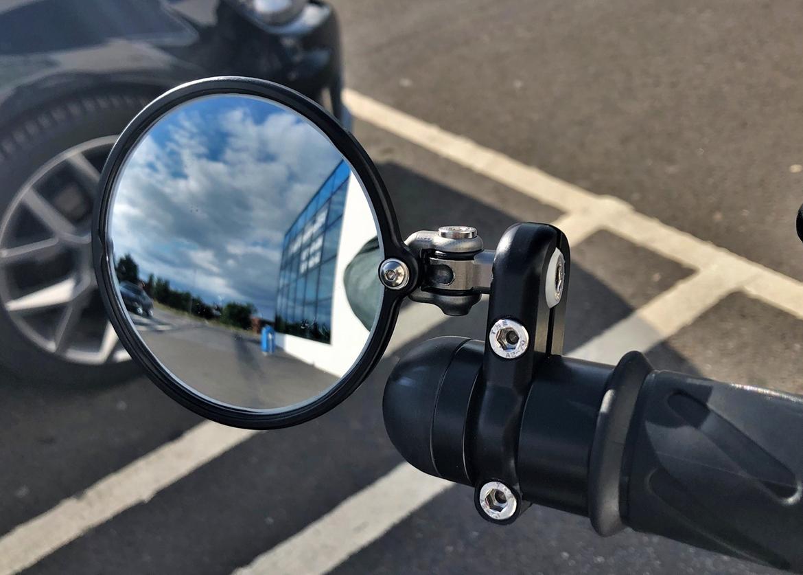 Moto Guzzi V7 II Stornello - 2019. Sidespejle er fjernet. Erstattet af to styrendespejle. billede 39