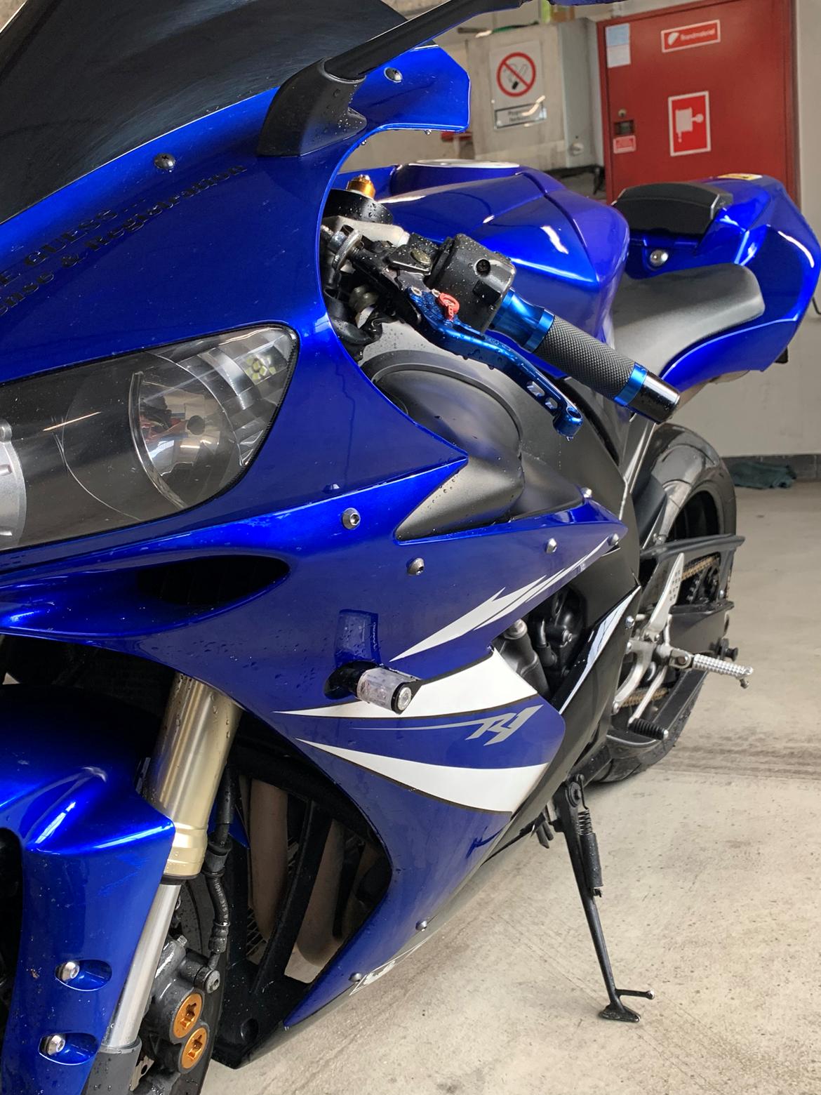 Yamaha R1 billede 7