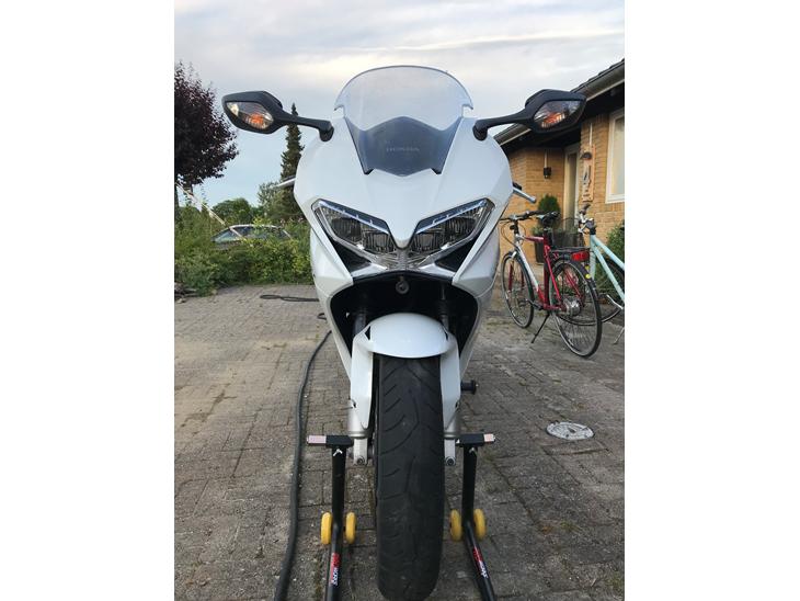 Honda VFR 800 RC79 billede 1