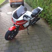 Honda VF500 F2