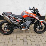 KTM duke 790