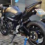 Suzuki GSR 750 AL6 Yoshimura Edition