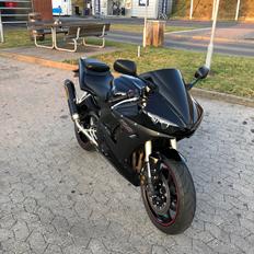 Yamaha R6