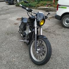 Suzuki VS 750