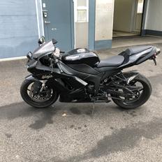 Kawasaki Zx6r the Black 