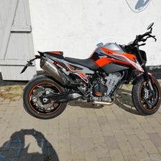 KTM duke 790