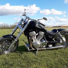 Suzuki vs 1400 intruder