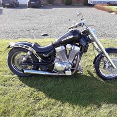 Suzuki vs 1400 intruder