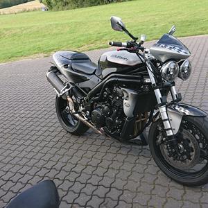 Triumph Speed triple 955I billede 4
