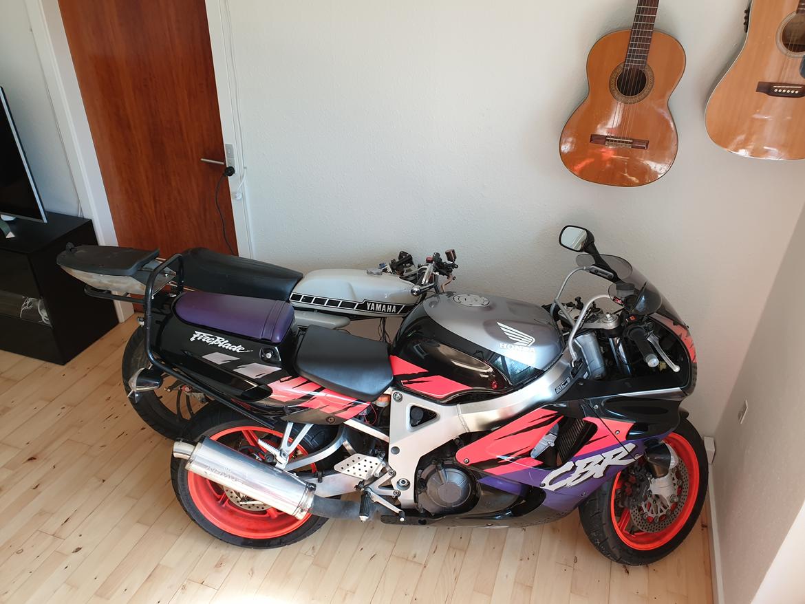 Honda CBR 900 RR-P Fireblade SC28 "Karen" - Naturligvis varmt & tørt... billede 24