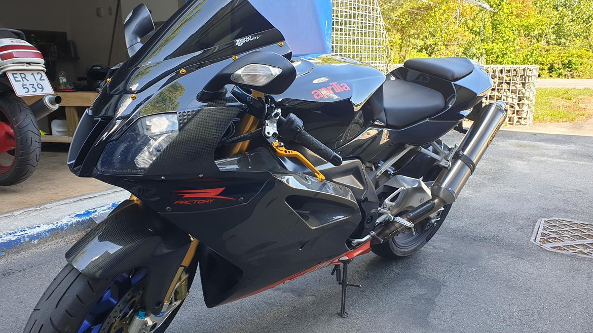 Aprilia RSV 1000 R Factory - SOLGT billede 13