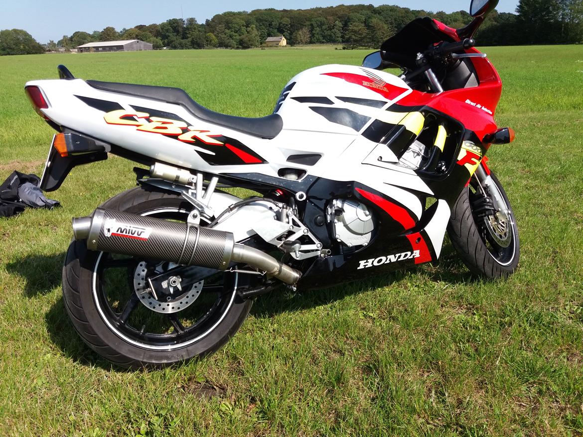 Honda CBR 600 F3 - solgt billede 2