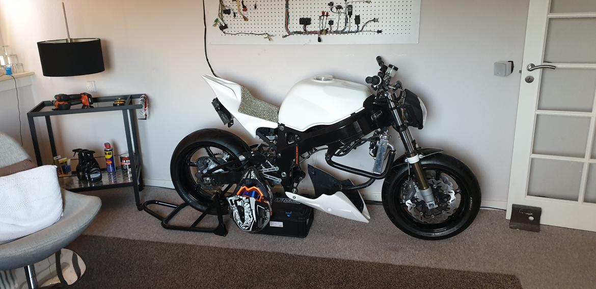 Honda CBR 900 RR FIREBLADE . (SC28) billede 1