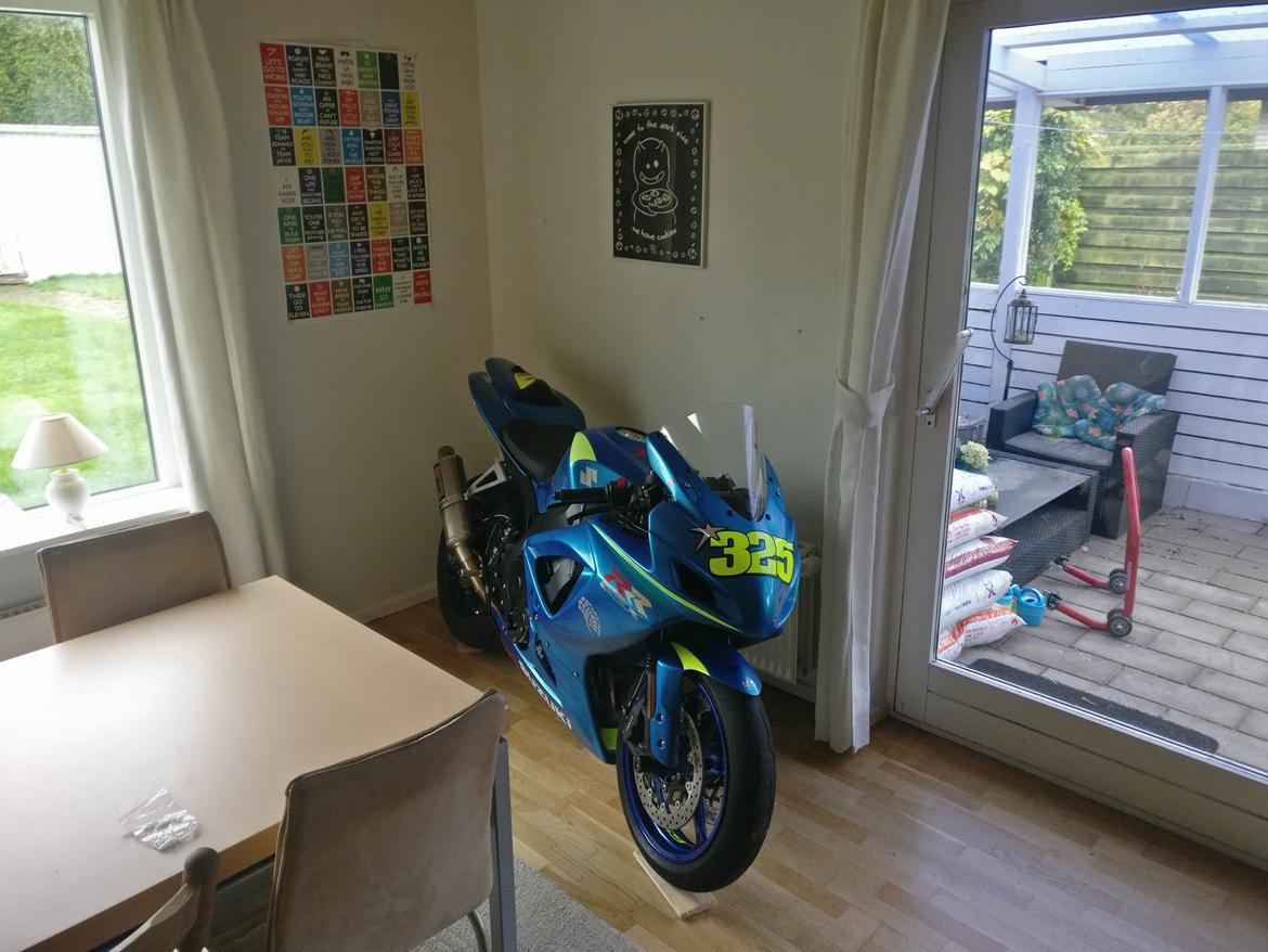 Suzuki GSX-R 750 K7 Banecykel billede 12