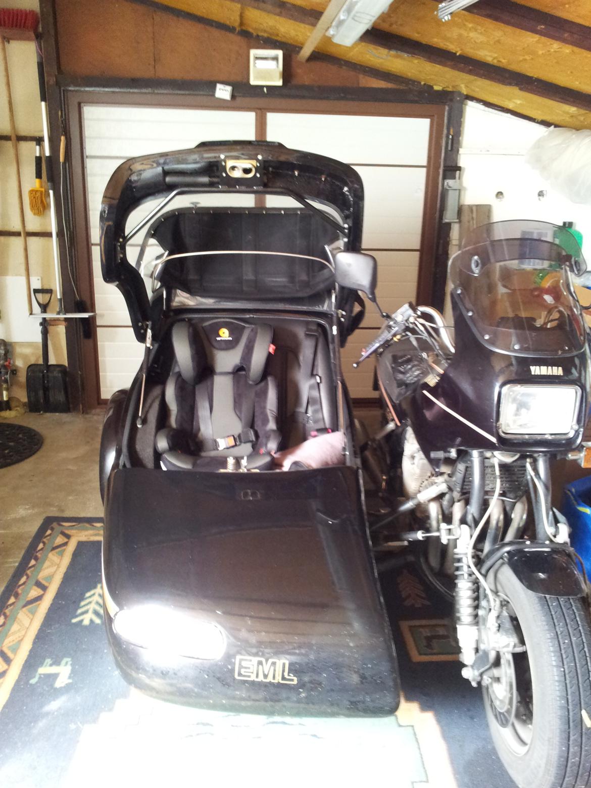 Yamaha XJ900 F - Barnestol med H-sele. Så ved man hvor ungerne er. billede 8