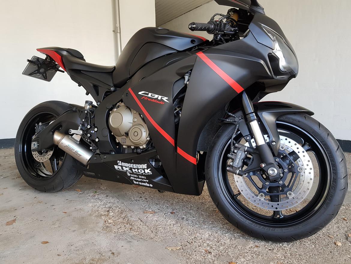 Honda cbr 1000 rr billede 2