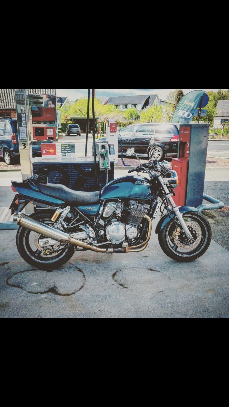 Suzuki GSX 1200 Inazuma billede 1