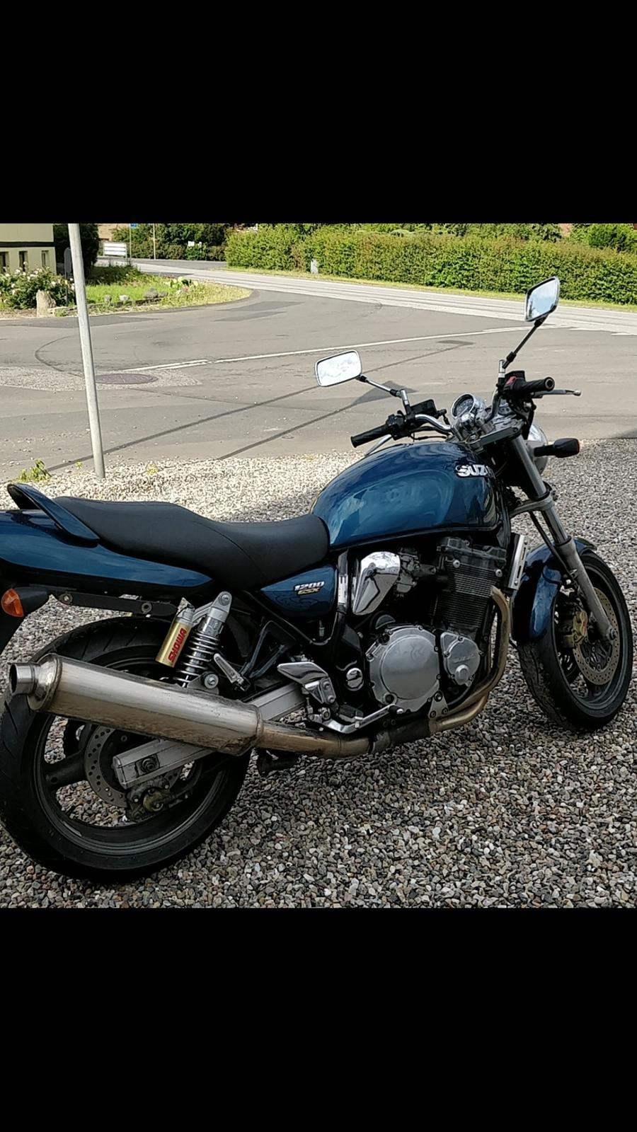 Suzuki GSX 1200 Inazuma billede 10