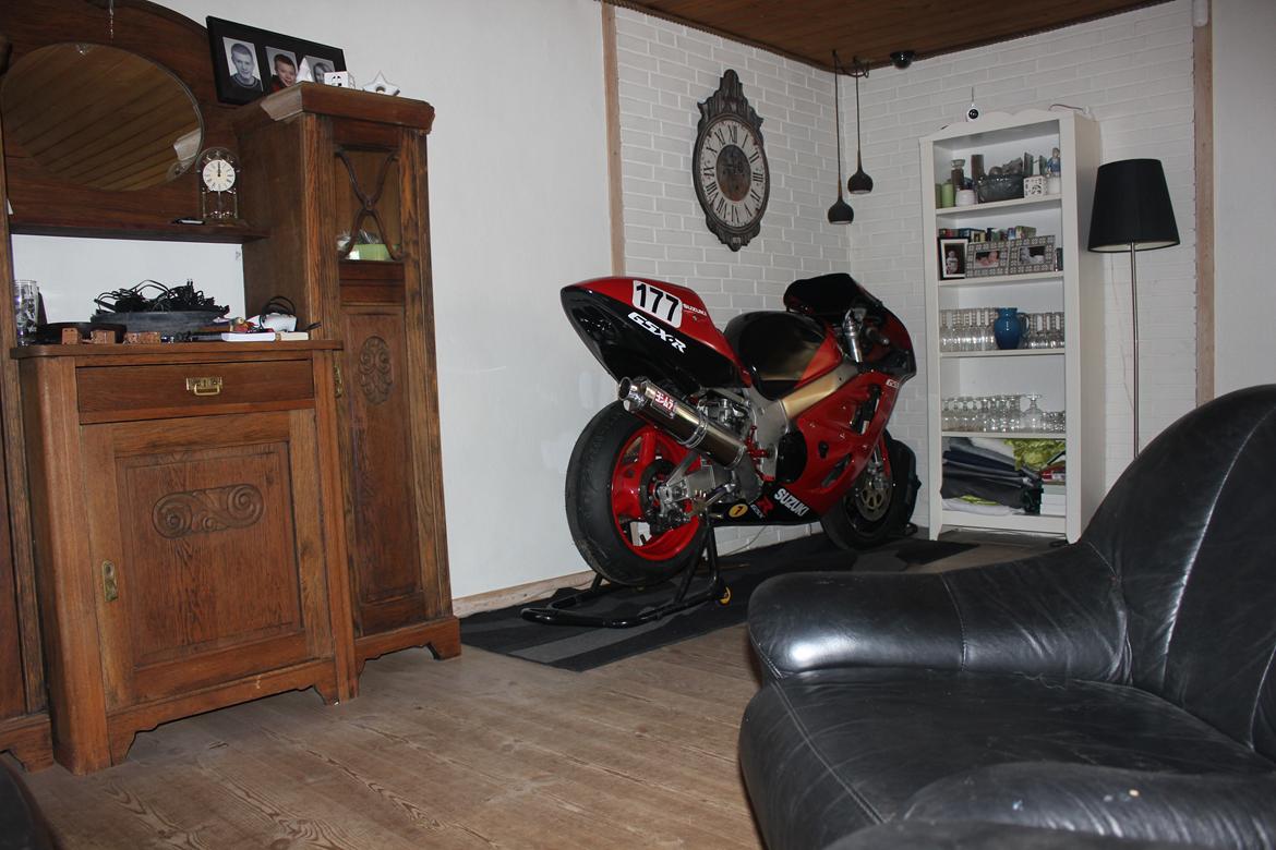 Suzuki GsxR 750 SRAD billede 12